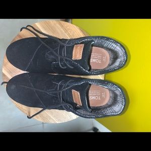 Toms black wedge size 7